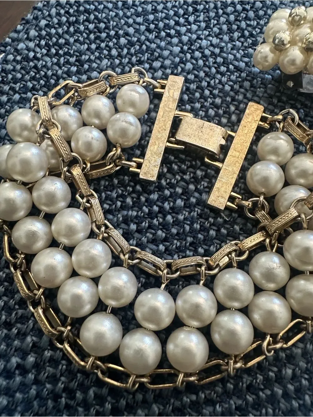 Sarah Coventry bracelet pearl